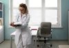 Ce salarii vor avea cadrele medicale din 2027. Reforma salarizării aduce creșteri importante și păstrează sporurile pentru gărzi