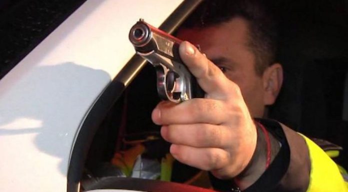 S-a intervenit cu mascații la Babadag. Focuri de armă trase de polițiști pentru a opri un conflict violent