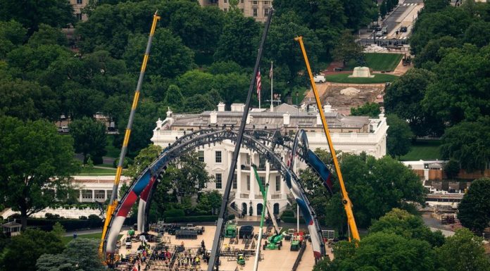 O arenă MMA va fi construită la Casa Albă pentru aniversarea de 80 de ani a lui Trump