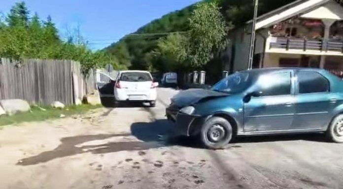 Patru persoane au fost rănite într-un accident rutier în județul Argeș. Două dintre victime sunt copii