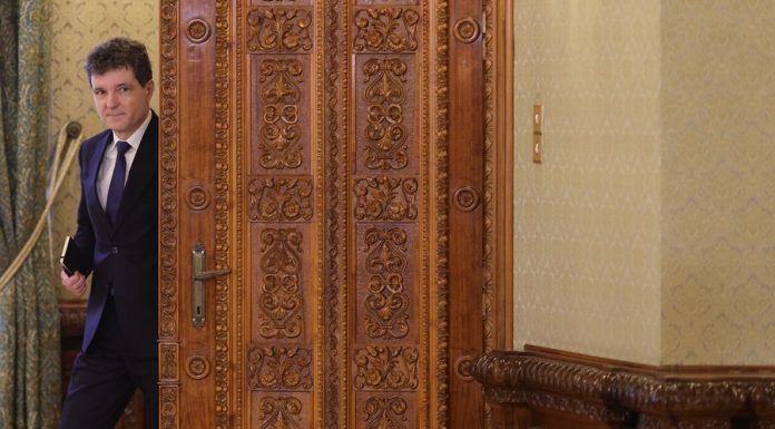 Premierul tehnocrat, soluția de avarie pentru criza politică?