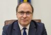 Ministrul Educației explică de ce privea la telefon, în timpul discursului emoționant al unei eleve: „Se adunaseră mai multe mesaje”