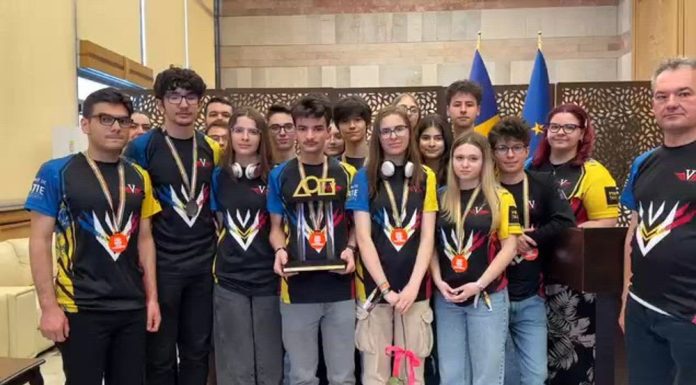 Cine sunt copiii de aur ai roboticii mondiale. Se vor întoarce în Statele Unite ale Americii, în iunie, pentru o nouă provocare