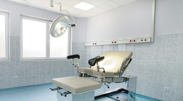 Experiența unei tinere cu avortul medicamentos, subiect de dezbatere pe internet