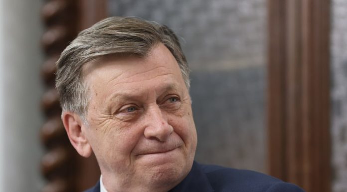 Crin Antonescu, despre scenariul „Eugen Tomac premier”: „Este un politician pur sânge, nu un tehnocrat”