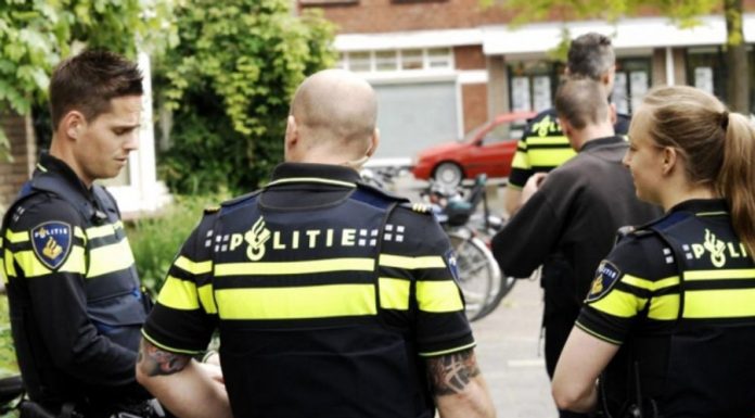 Olanda a confiscat 800 de servere folosite de hackeri ruși pentru atacuri cibernetice în Europa
