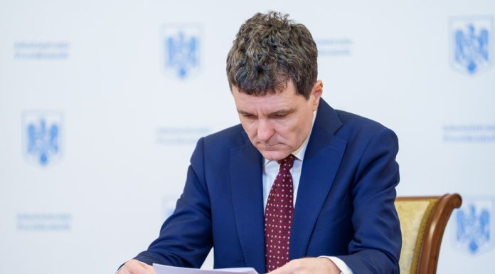 Nicușor Dan a sesizat la CCR Legea privind protecția drepturilor copilului. Măsurile controversate pe care le contestă