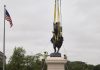 Monumentul unui proprietar de sclavi din SUA, reinstalat de Donald Trump după ce fusese îndepărtat în 2020
