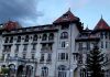 Se vinde unul dintre cele mai cunoscute hoteluri istorice de pe Valea Prahovei: cât costă clădirea care a adăpostit răniți de război