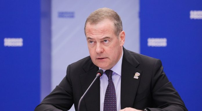 Medvedev spune că folosirea rachetei Oreșnik în Ucraina vine ca răzbunare pentru atacul ucrainean de la căminul studențesc din Lugansk