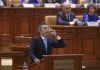 VIDEO Bolojan: Boala asta se numește PSD-ism, a planta oameni peste tot, a extrage rente. Nu poți să mai lucrezi cu un asociat care te lucrează pe la spate, te înșală cu facturi