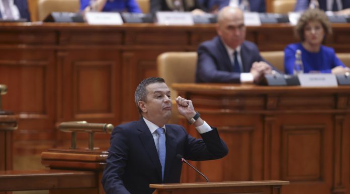 VIDEO Bolojan: Boala asta se numește PSD-ism, a planta oameni peste tot, a extrage rente. Nu poți să mai lucrezi cu un asociat care te lucrează pe la spate, te înșală cu facturi
