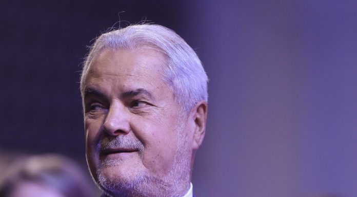 Adrian Năstase, reacție dură luat la ochi de Guvern: Miza reală este intrarea în joc a liderului USR, Dominic Fritz. Obiectivul este “vila”, în realitate casa lui Nicolae Titulescu