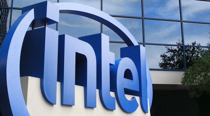 Acţiunile Intel au urcat la un maxim istoric după informaţii despre discuţii cu Apple pentru cipuri