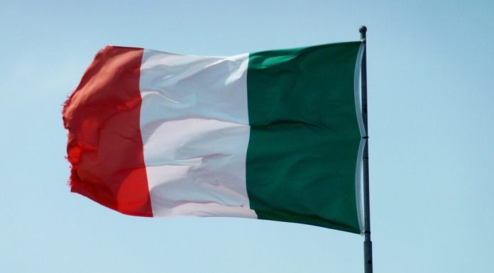 Italia: Șapte răniți după ce un șofer a intrat cu mașina în pietoni în centrul orașului Modena