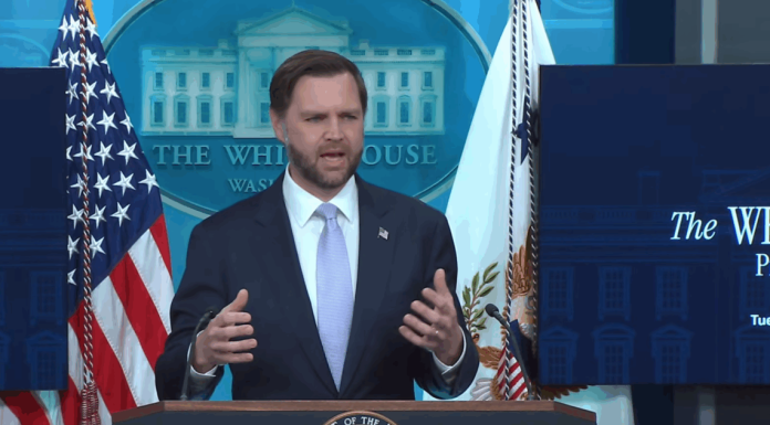 JD Vance: „Războiul cu Iran nu va fi un război etern. Rusia nu va pune mâna pe uraniul îmbogățit iranian”