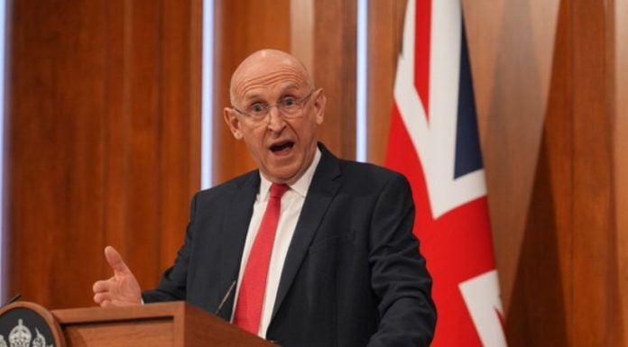 Semnalul GPS al avionului ministrului britanic al Apărării a fost bruiat în apropierea Rusiei. Piloţii au fost nevoiţi să recurgă la metode alternative pentru a determina poziţia avionului