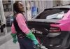 Cum transformă un tânăr de 21 de ani deșeurile din plastic în benzină și motorină