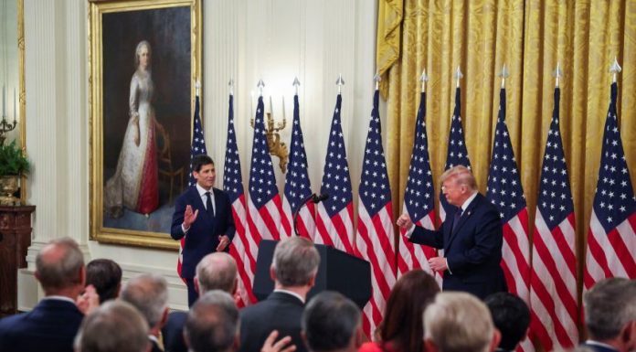 Kevin Warsh a depus jurământul ca noul şef al Rezervei Federale, după luni de presiuni ale lui Trump pentru reducerea dobânzilor