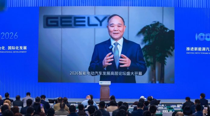 Metanolul e viitorul mașinilor. Previziuni neașteptate de la șeful Geely