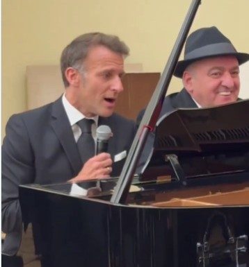 Emmanuel Macron a cântat „La Bohème” a lui Aznavour în timpul unui dineu de stat la Erevan – VIDEO