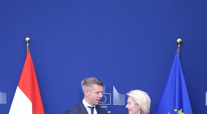 Premierul Peter Magyar a reuşit să convingă Bruxelles-ul să deblocheze 16 miliarde de euro din fondurile UE reţinute, dar până la obţinerea efectivă a banilor este cale lungă