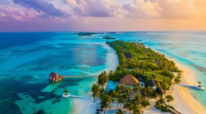 Tot mai mulți români aleg vacanțe de lux. Recordul anului: un sejur în Maldive, aproape cât o garsonieră în București