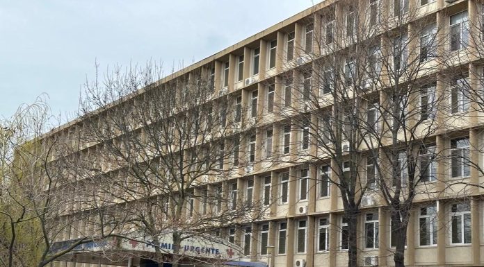 Activitatea Secţiei de pediatrie a Spitalului Mangalia, suspendată. Trei medici sunt în concediu de creştere a copilului, al patrulea, în concediu fără plată. Manager: E o situaţie foarte gravă /Vara ar trebui detaşaţi medici pe Litoral, mai ales pediatri