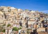 Cum poți să menții răcoare în casă pe timp de caniculă. Metoda ieftină folosită în zona Mediteranei