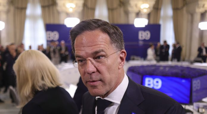 Europa, tot mai presată să se înarmeze: șeful NATO avertizează că dependența de SUA trebuie redusă
