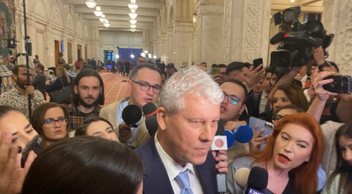 Predoiu, după căderea Guvernului Bolojan: „Ar fi trebuit să se negocieze până când se cădea sub masă”