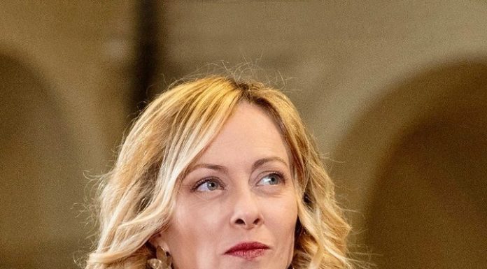 Giorgia Meloni merge duminică la Modena, după ce un bărbat a intrat cu maşina într-o mulţime