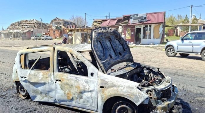 Cel puţin patru morţi şi 16 răniţi, trei în stare gravă, în estul Ucrainei, într-un atac cu rachetă în oraşul Merefa, în Harkov. Case, imobile rezidenţiale, magazine şi o staţie de alimentare cu carburant, avariate