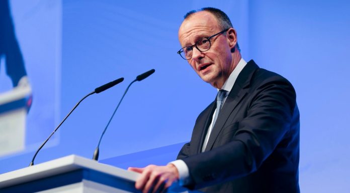 În ciuda tensiunilor legate de conflictul din Orientul Mijlociu, Friedrich Merz spune că nu renunţă la colaborarea cu Trump