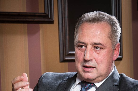 ULTIMA ORĂ OFICIAL Șeful Vămii, pus de Parchet sub control judiciar. Urmărit penal pentru săvârșirea infracțiunilor de fals intelectual și complicitate la uz de fals. Reținerea, anunțată anterior de Profit.ro.