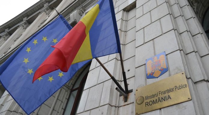 Ministerul Finanțelor anunță că deficitul bugetar scade la mai mult de jumătate față de anul trecut. Creșteri la finanțări cu bani europeni