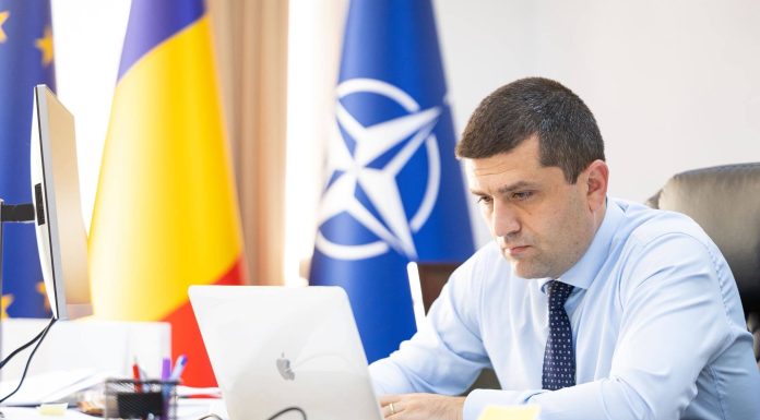 Radu Miruţă reclamă „ipocrizia celor care pozează în interesaţi de a se produce în România”: Decidenţii din 2024 şi 2025 nu au cerut nici măcar 1% producţie în România din valoarea unui contract de aproape 1 miliard de euro