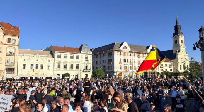 Omul lui Bolojan din Oradea anunță 4.000 de participanți la mitingul în Oradea. Presa relatează că sunt 1.500