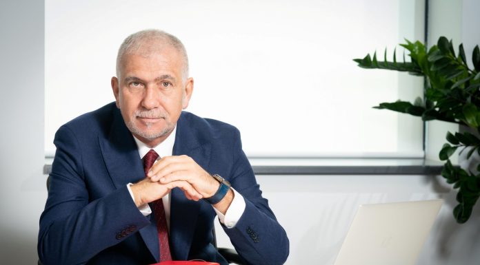 Directorul Apa Nova: Canalul Siret-Bărăgan, care are 198 de kilometri şi pe care nu l-am terminat nici acum, ar putea alimenta până la circa 700.000 de hectare, din care cel puţin 400.000 de hectare fără să foloseşti energie electrică /Ce comparaţie face