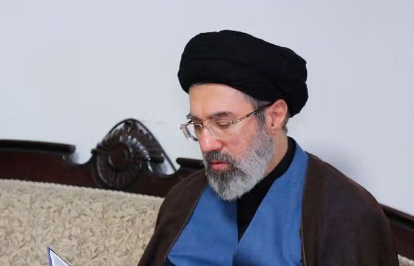 Liderul suprem i-a dat „noi directive” comandantului armatei iraniene