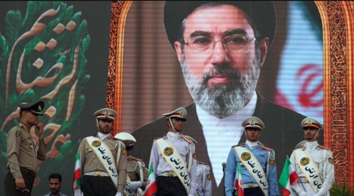 Liderul suprem iranian, ayatollahul Mojtaba Khamenei, acuză SUA şi Israelul că vor ”să pună naţiunea în genunchi”