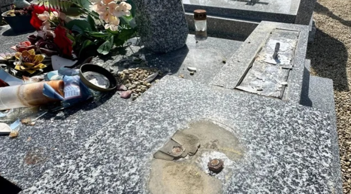 Doi români au jefuit 15 cimitire în Franța. Compatrioții au despodobit monumente funerare de zorzoanele de bronz, efigii, și statuete