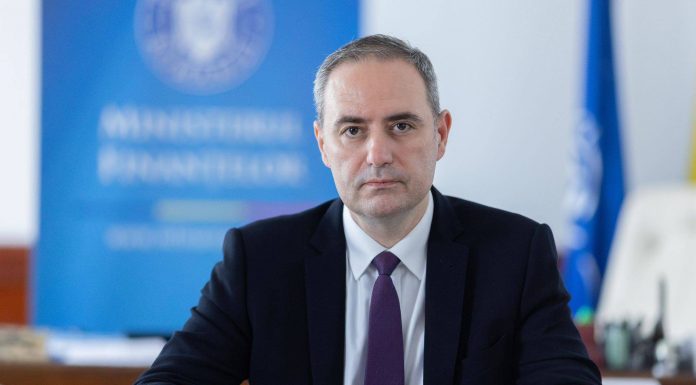 Alexandru Nazare, întrebat despre posibilitatea de a prelua şefia Guvernului: Eu am proiecte de continuat la Ministerul Finanţelor şi intenţionez să le continui