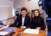 FOTO. Nicușor Dan și Maia Sandu, în același avion spre Erevan. Ambii vor participa la summitul Comunităţii Politice Europene