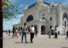 Atmosferă de vară pe litoral, de Rusalii. Zeci de mii de turiști la mare. „Nu mă așteptam să fie atât de aglomerat”