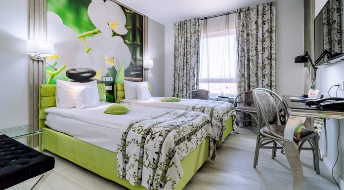 Schimbare de paradigmă în hoteluri. România are mai puțini turiști, dar hotelurile fac mai mulți bani. Cheltuielile românilor în afara țării depășesc semnificativ veniturile generate de turiștii străini în România