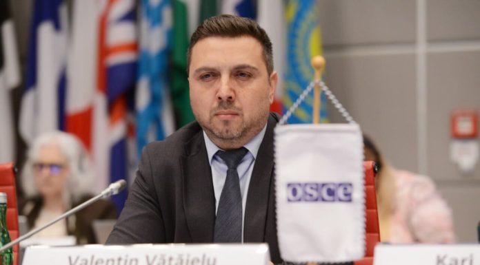 Un consilier din Cancelaria premierului expune „mafia” angajaților aduși din străinătate: „Sumele plătite au fost între 5.000 și 25.000 de euro”