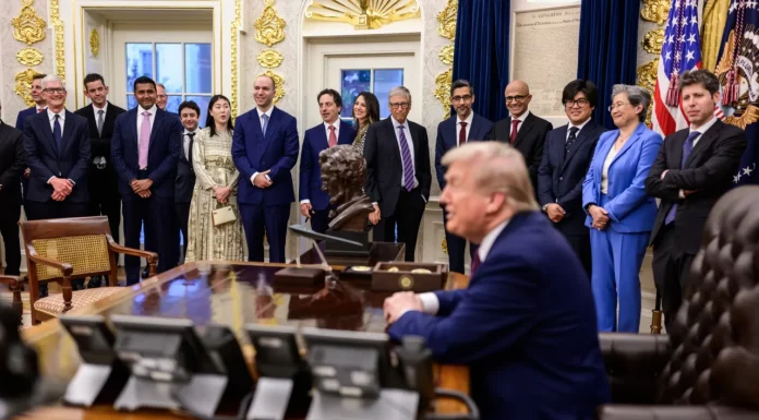 Trump duce o armată de oameni de afaceri în China pentru a forța acorduri comerciale. Lista directorilor care merg cu președintele american la Beijing