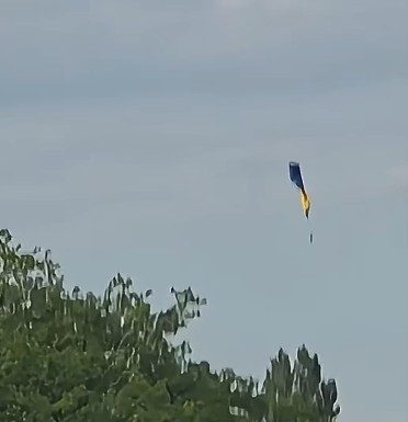 Un parașutist a căzut în gol la un aerodrom din Dolj, după ce echipamentul nu i s-a deschis în timpul saltului. VIDEO