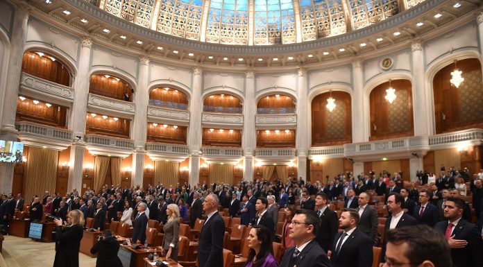 Moțiunea de cenzură împotriva Guvernului Bolojan – context, mize și scenarii